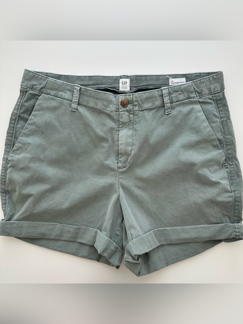 Gap girlfriend short in sage green- 14